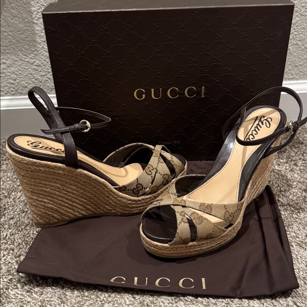 NIB Gucci GG Logo Penelope Wedges Sandals Size 38 Rare Classic